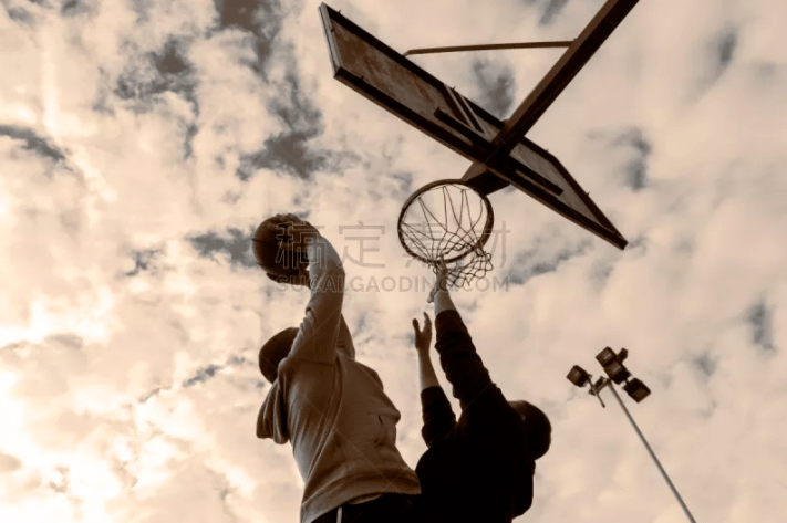 《开间小店》联动《中餐厅8》国民模拟经营手游携手全民美食综艺！